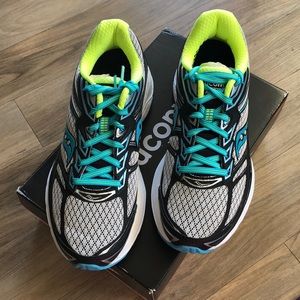 Saucony Guide 9 running shoes - size 8.5 narrow